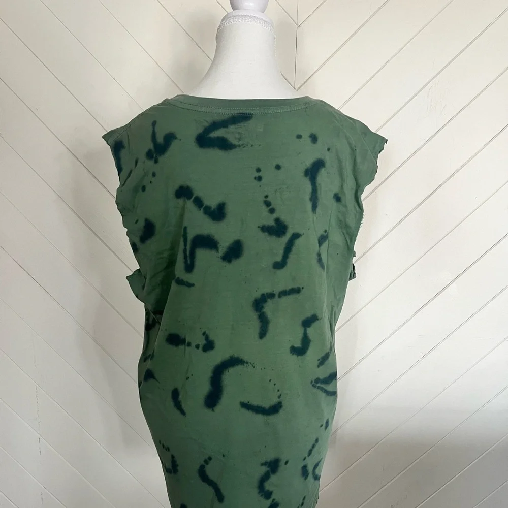 Green Day Sleeveless Shirt - Picture 3 of 5